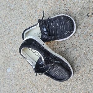 Hey Dude Wally Stretch Toddler Size  5